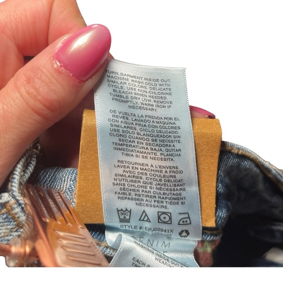 KENSIE Vintage Luxe The High Rise Denim Short 10/30 NWT - Picture 10 of 10